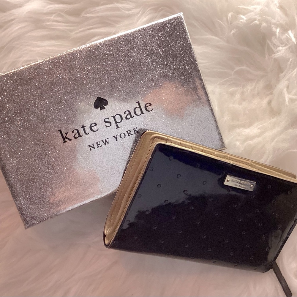 KATE SPADE preowned black patten with polka dot indentions bifold med wallet♠️